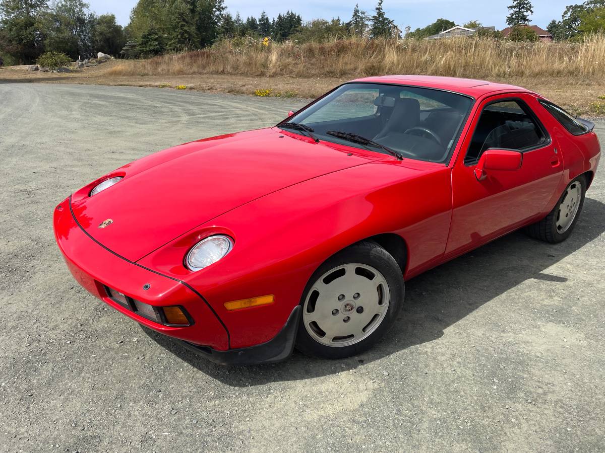 Porsche-928-1985-red