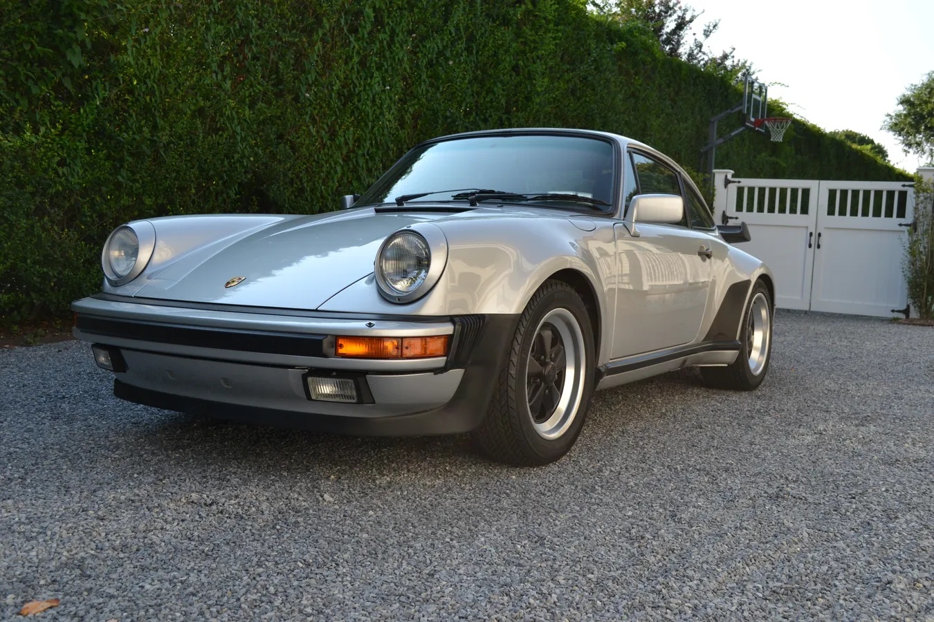 Porsche-930-1986-490-County-Road-Black
