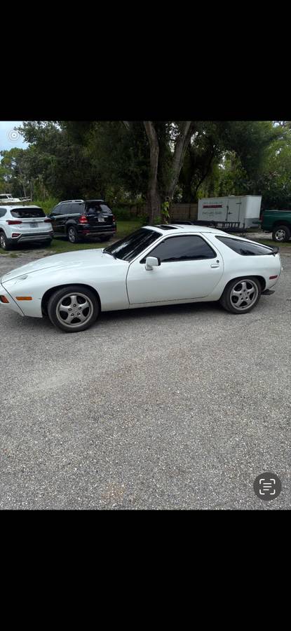 Porsche-944-1981-White