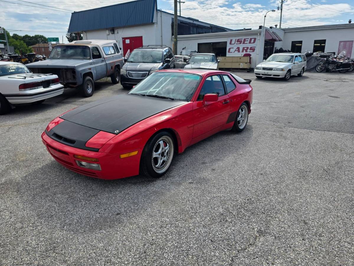 Porsche-944-turbo-1987-red