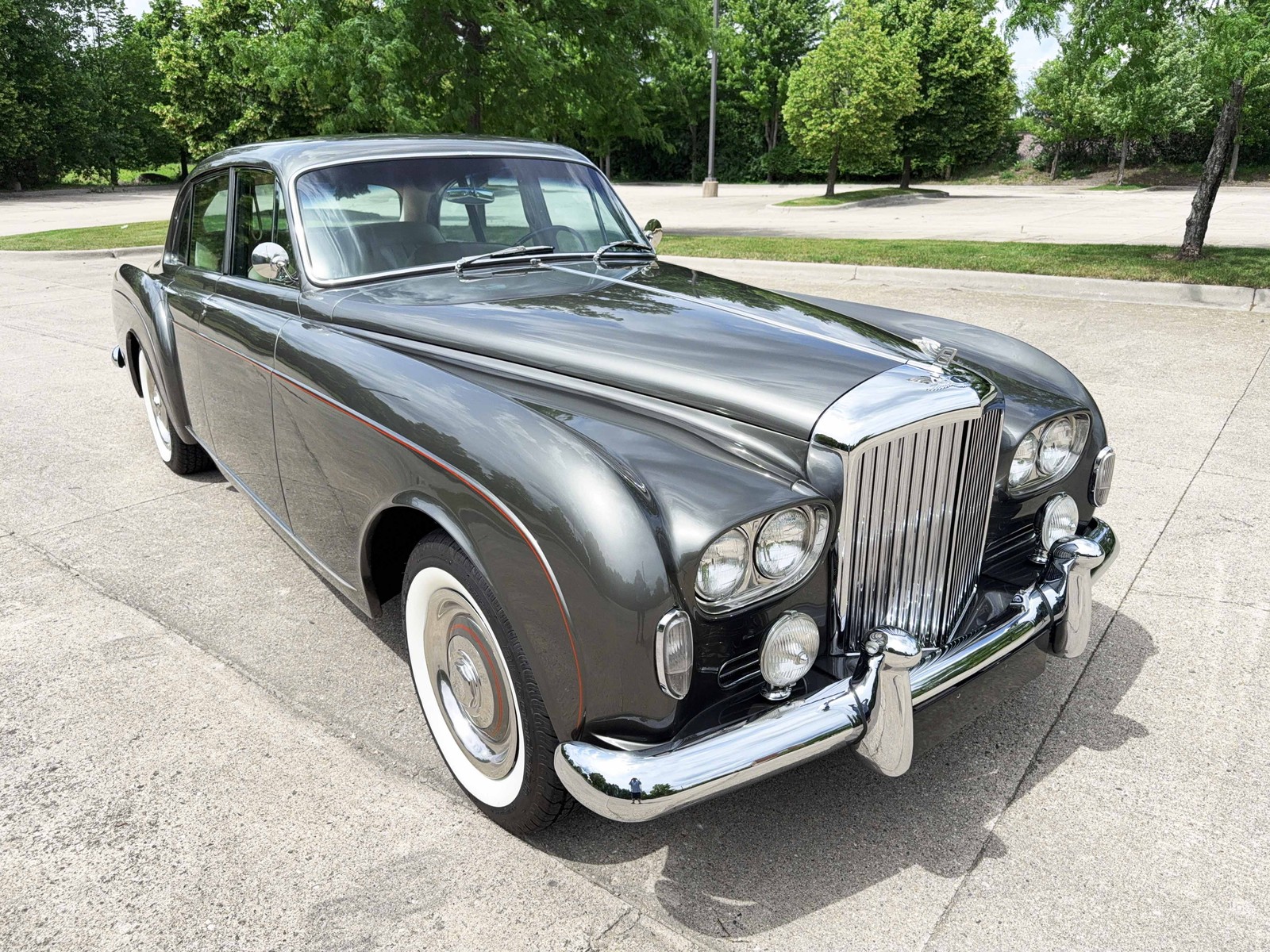 Rolls-Royce-Bentley-S3-1965-Saloon-Beige-leather