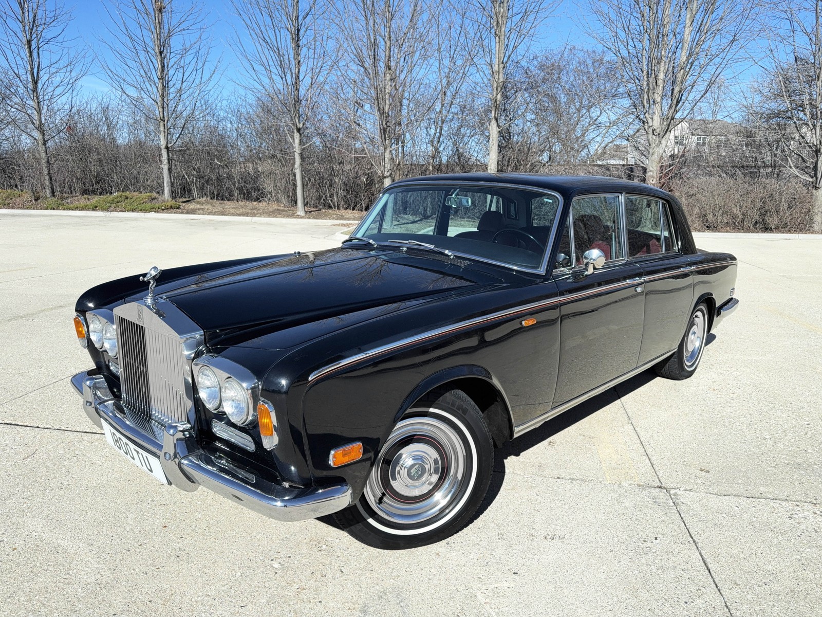 Rolls-Royce-Silver-Shadow-1970-Sedan-St-James-Red-Connolly-hides