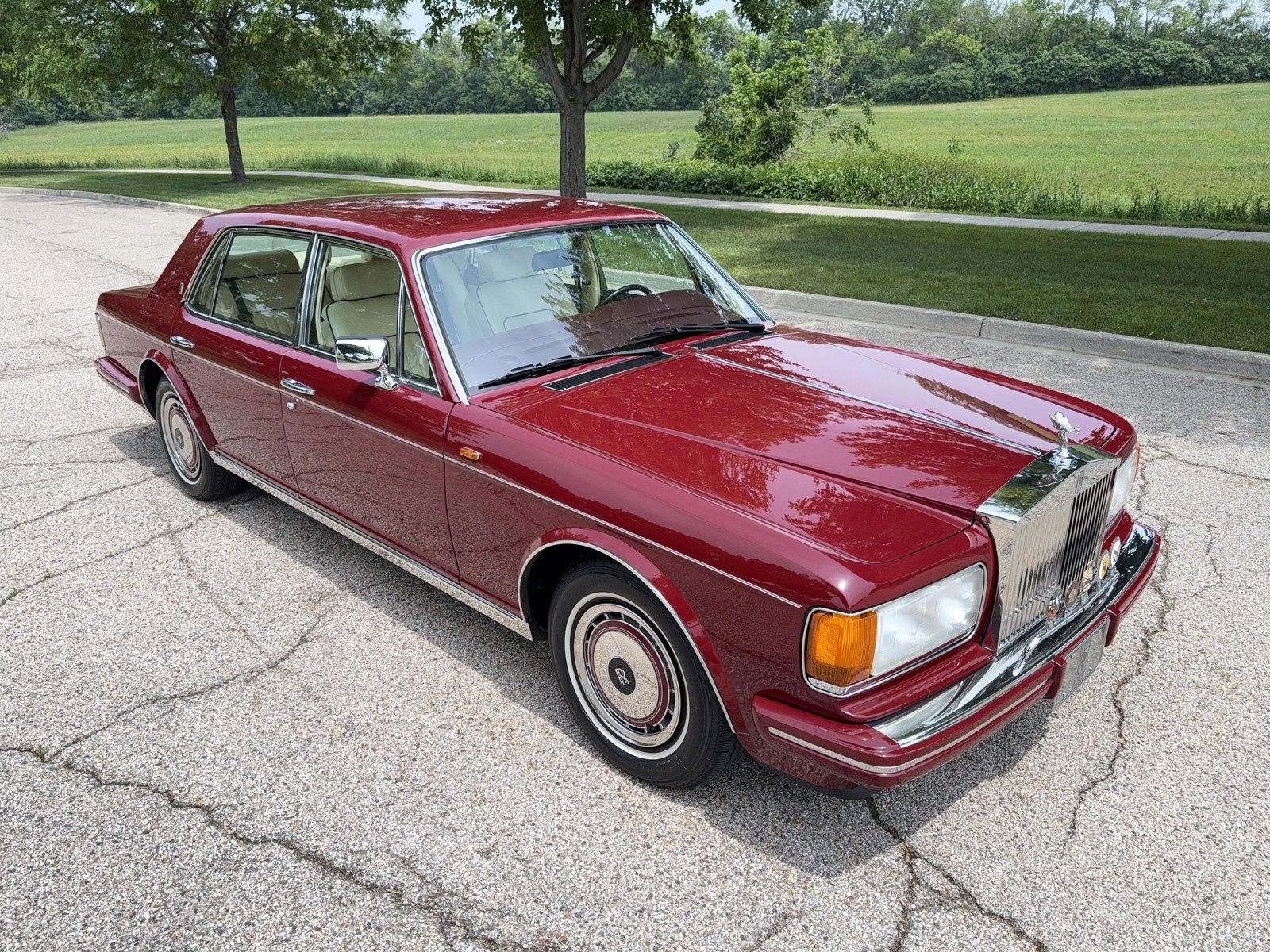 Rolls-Royce-Silver-Spur-1990-Sedan-Cream-Connolly-with-plum