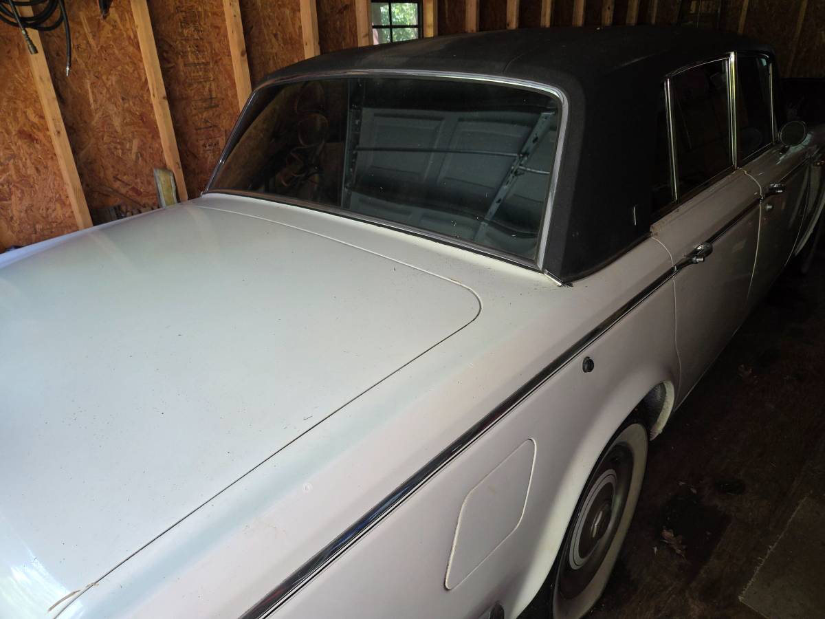 Rolls-royce-Silver-spur-1976-white