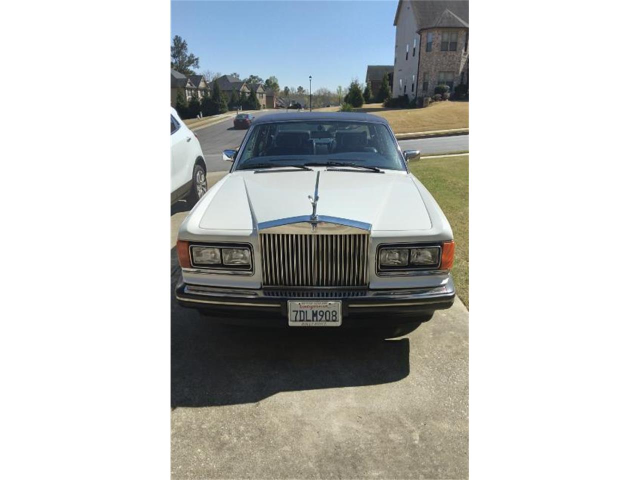 Rolls-royce-Silver-spur-1989-White-with-Blue-Top-Blue-with-white-trim