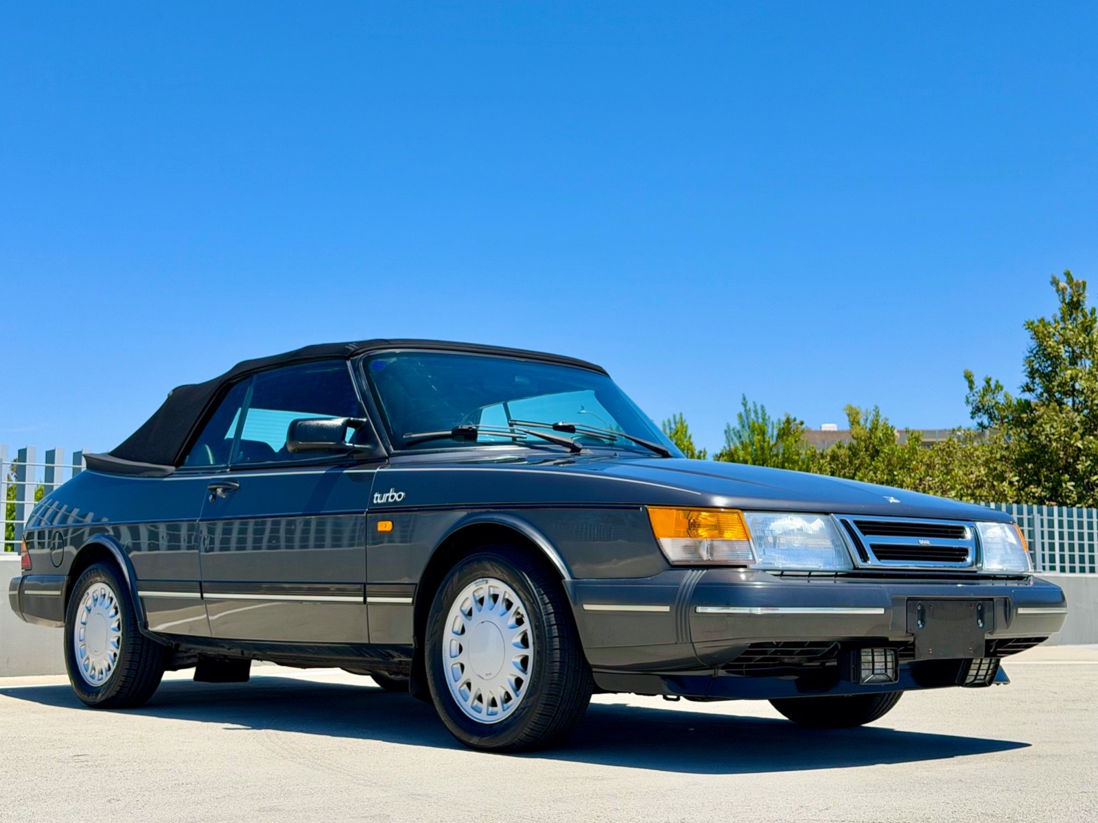 Saab-900-1988-Convertible-Gray