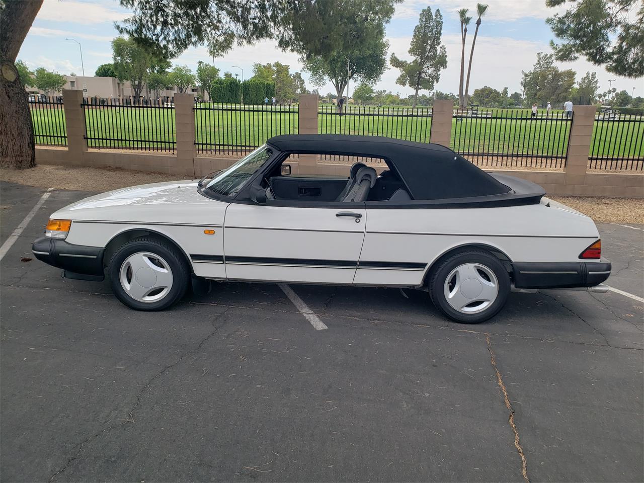 Saab-900s-1994-White-Grey-Leather
