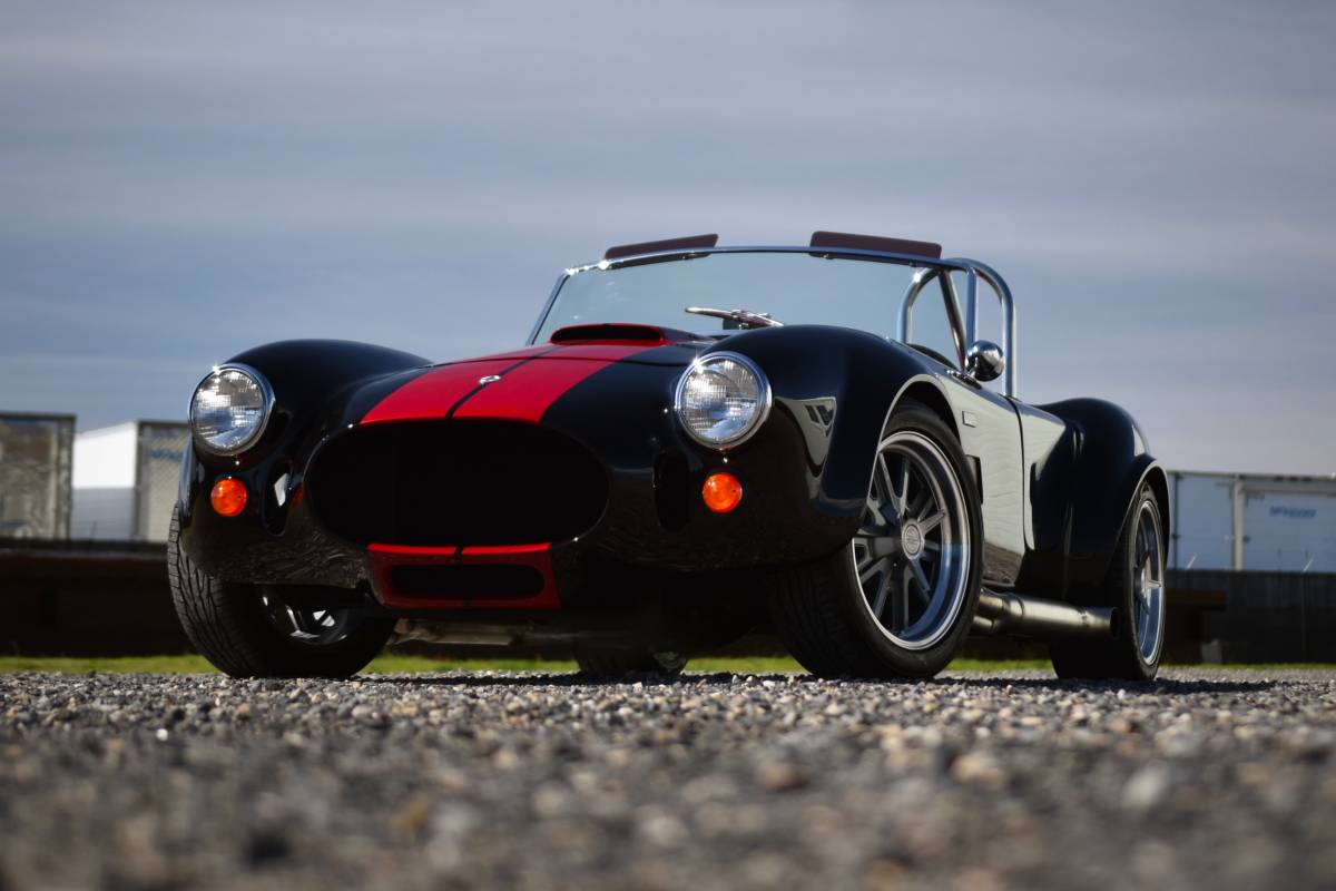 Shelby-Cobra-replica-1965-black