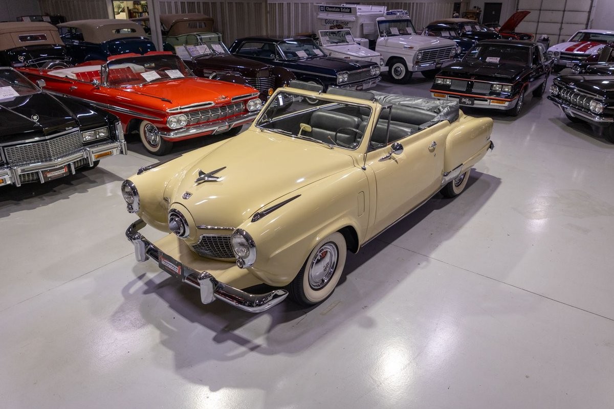 Studebaker-1951-Convertible-Gray