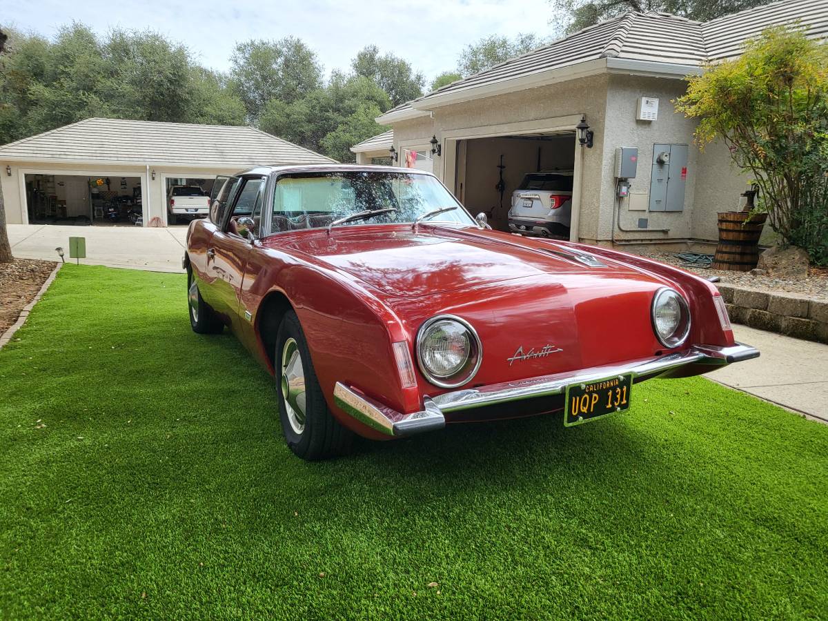 Studebaker-Avanti-1964-red