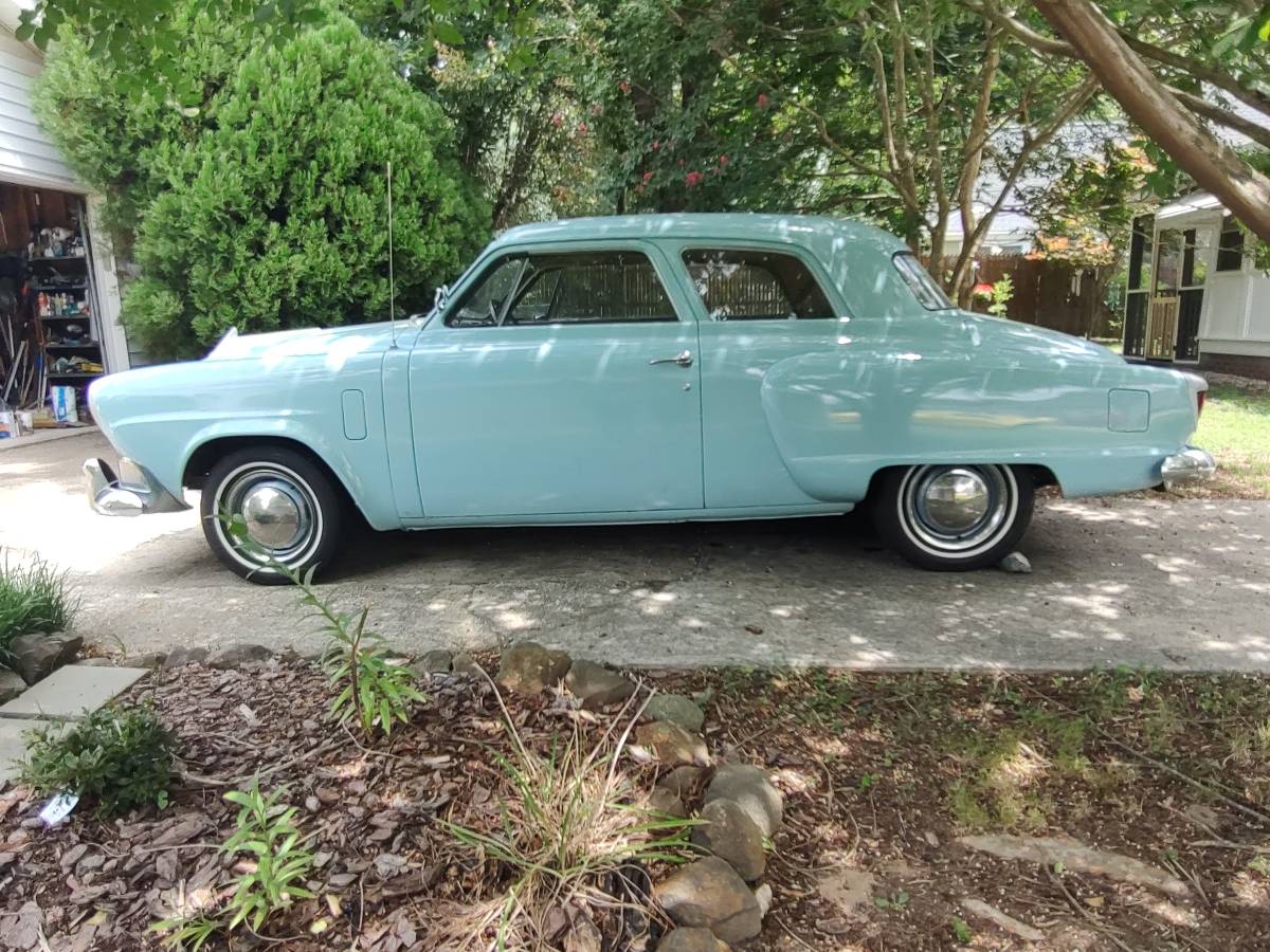 Studebaker-Champion.-1952-blue
