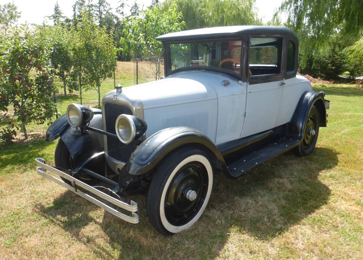 Studebaker-Dictator-1927-grey