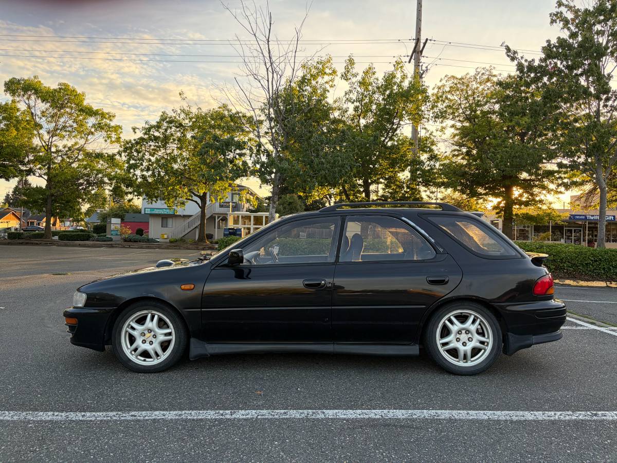 Subaru-Impreza-wagon-wrx-1994-black Subaru-Impreza-wagon-wrx-1994-black