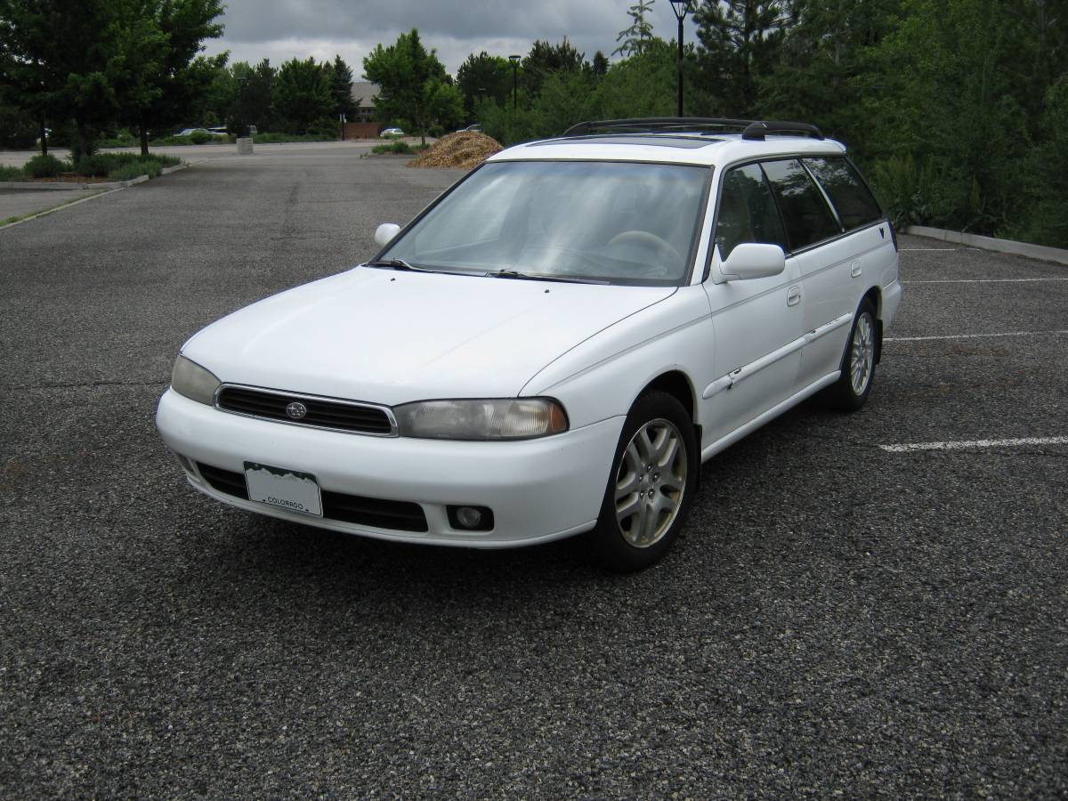 Subaru-Legacy-lsi-wagon-1995-white