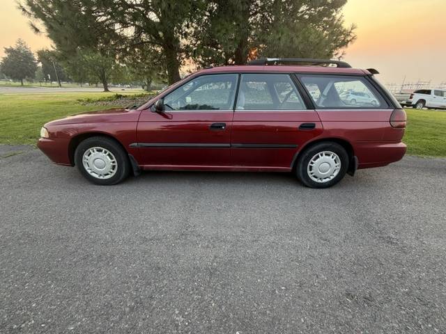 Subaru-Legacy-wagon-1995-red
