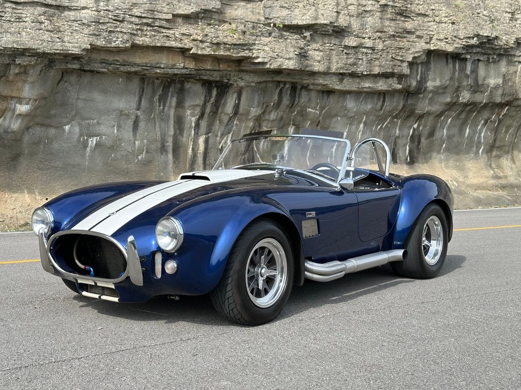 Superformance-1965-Roadster