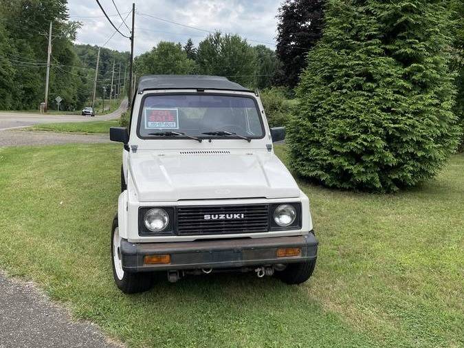 Suzuki-samurai-1986-white
