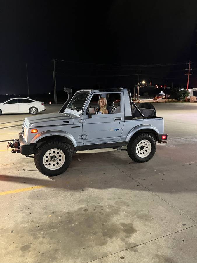 Suzuki-samurai-1988-blue