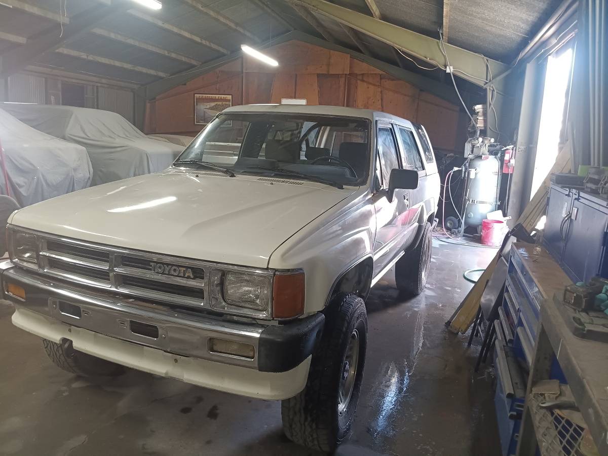 Toyota-4runner-1986-white