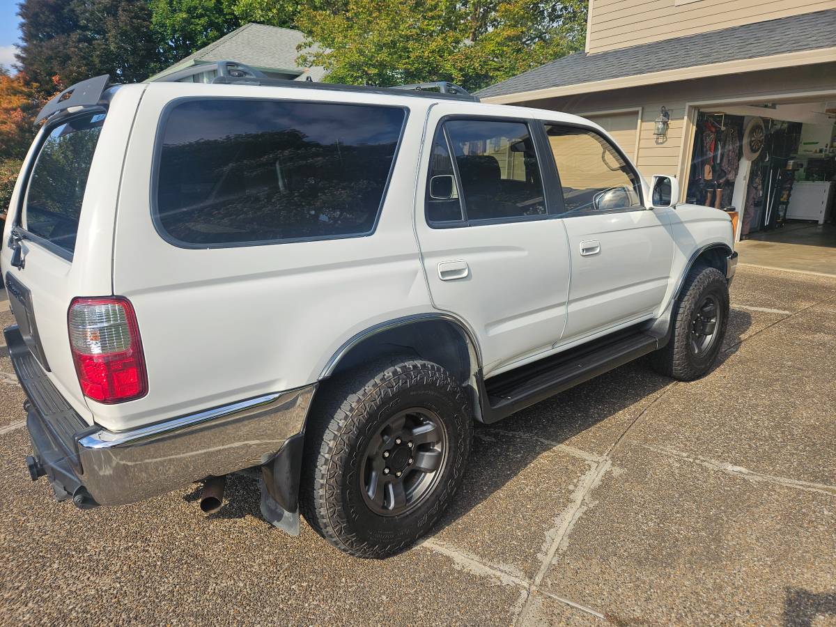 Toyota-4runner-sr5-1996-white