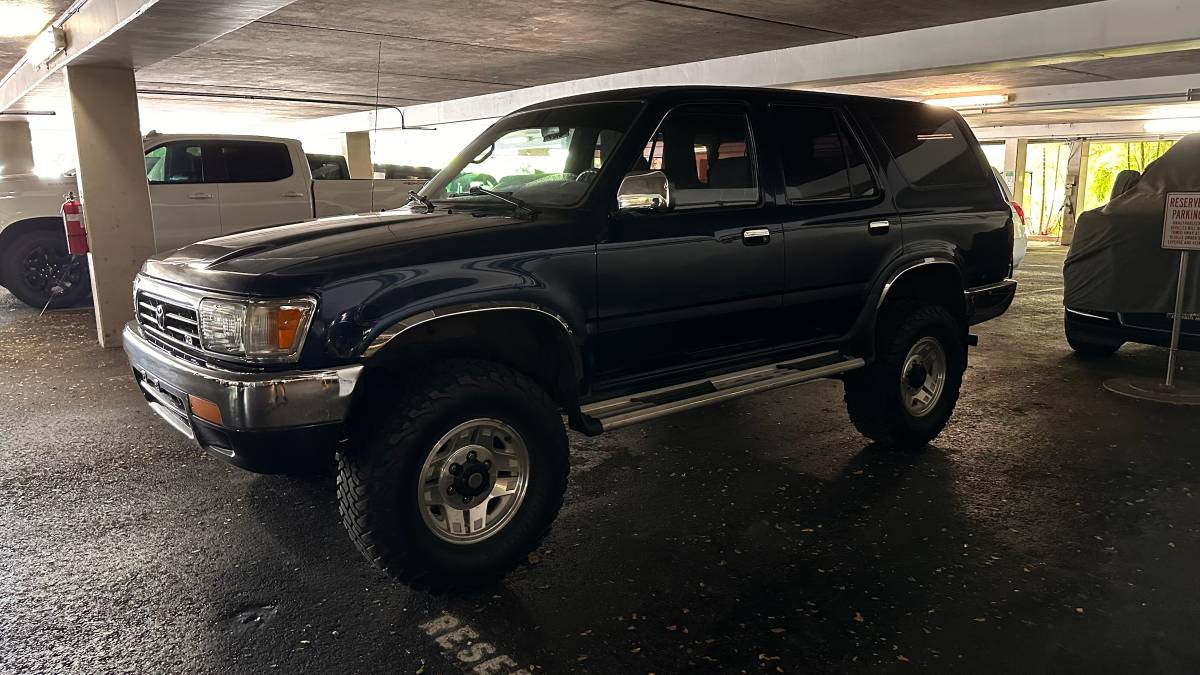 Toyota-4runner-sr5-4×4-1995-blue Toyota-4runner-sr5-4x4-1995-blue