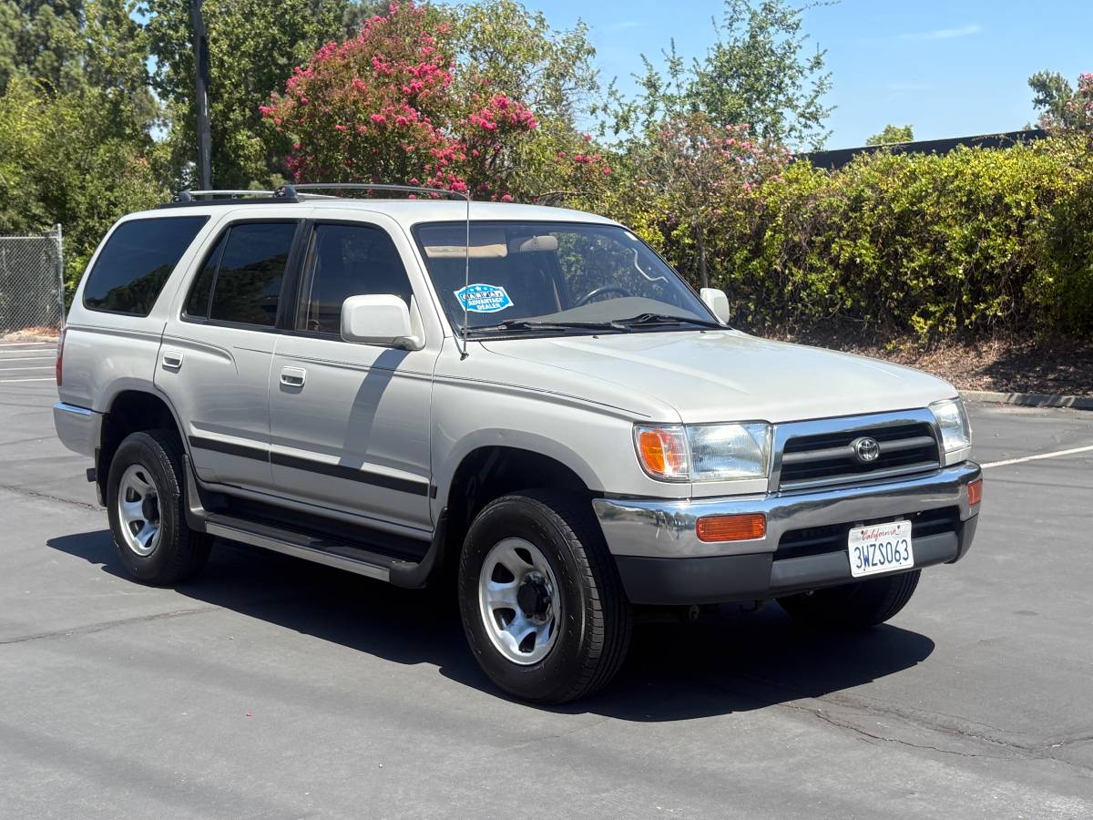 Toyota-4runner-sr5-v6-1996-grey