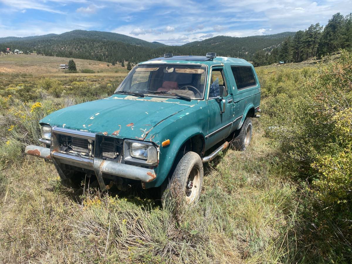 Toyota-4wd-truck-1983-Green