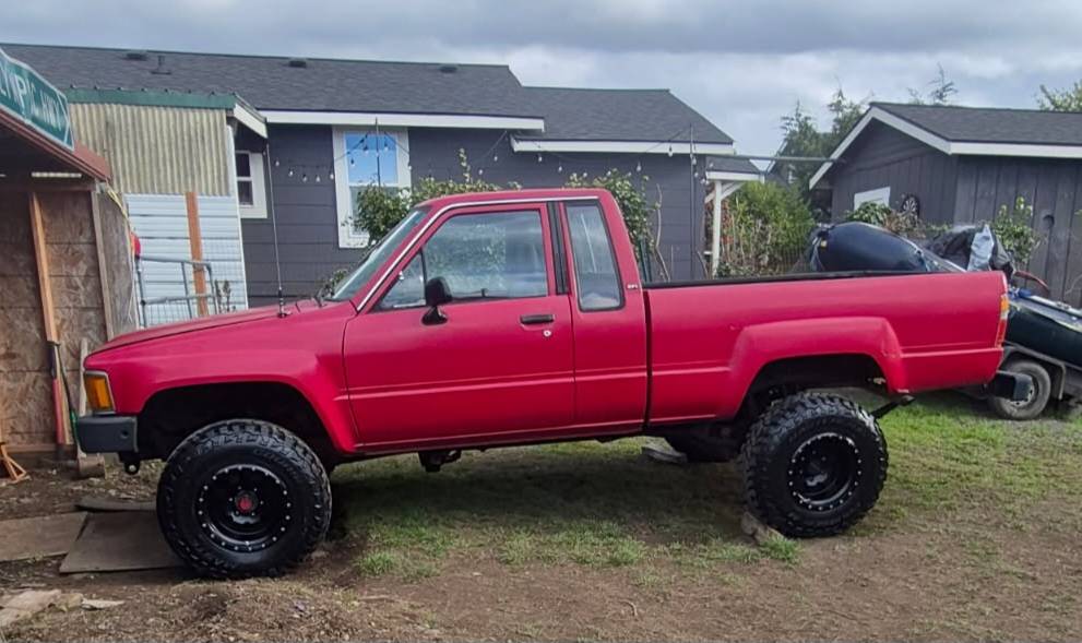 Toyota-4wd-truck-1988-red