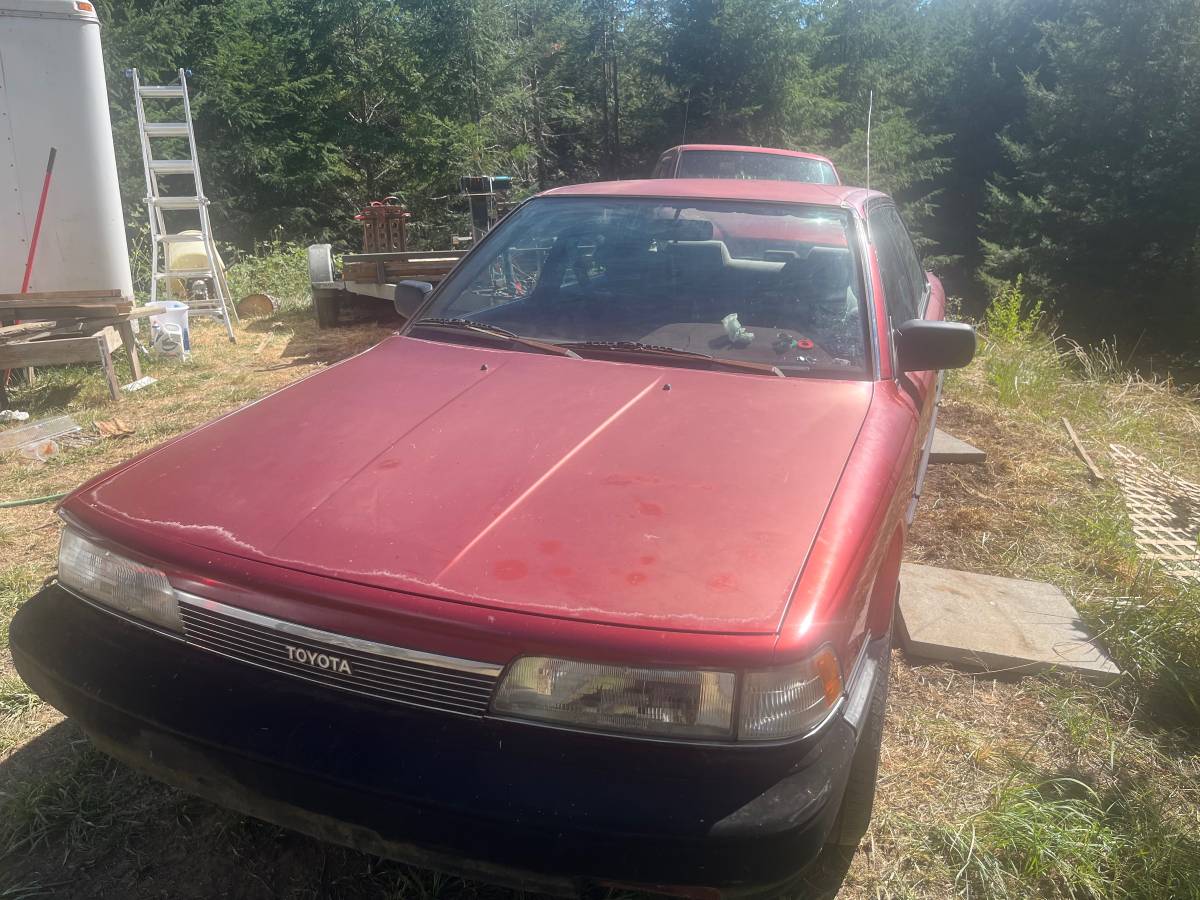 Toyota-Camry-1989-Red