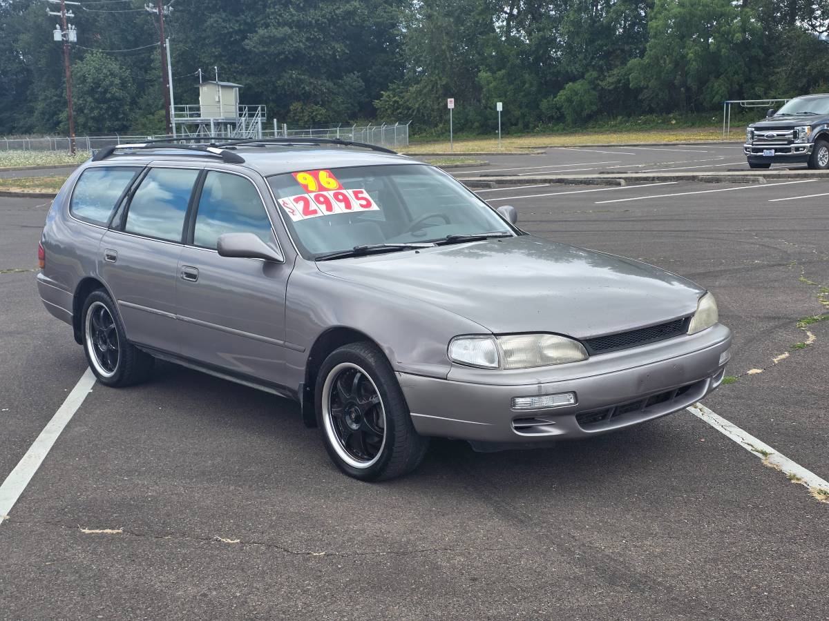 Toyota-Camry-1996-silver