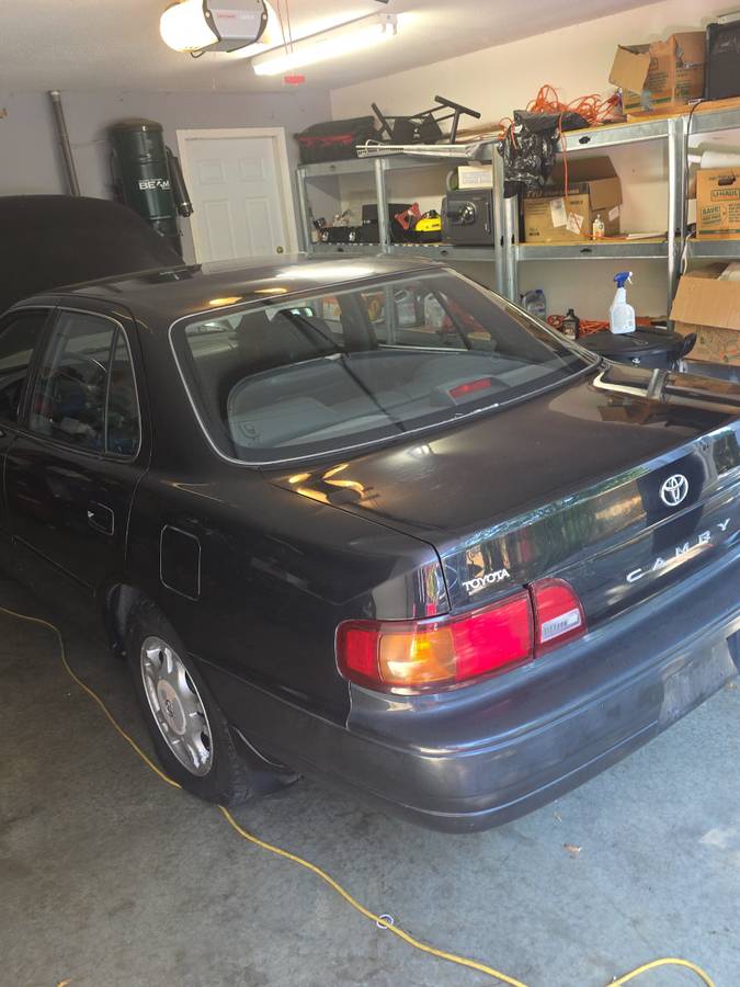 Toyota-Camry-le-v6-1995