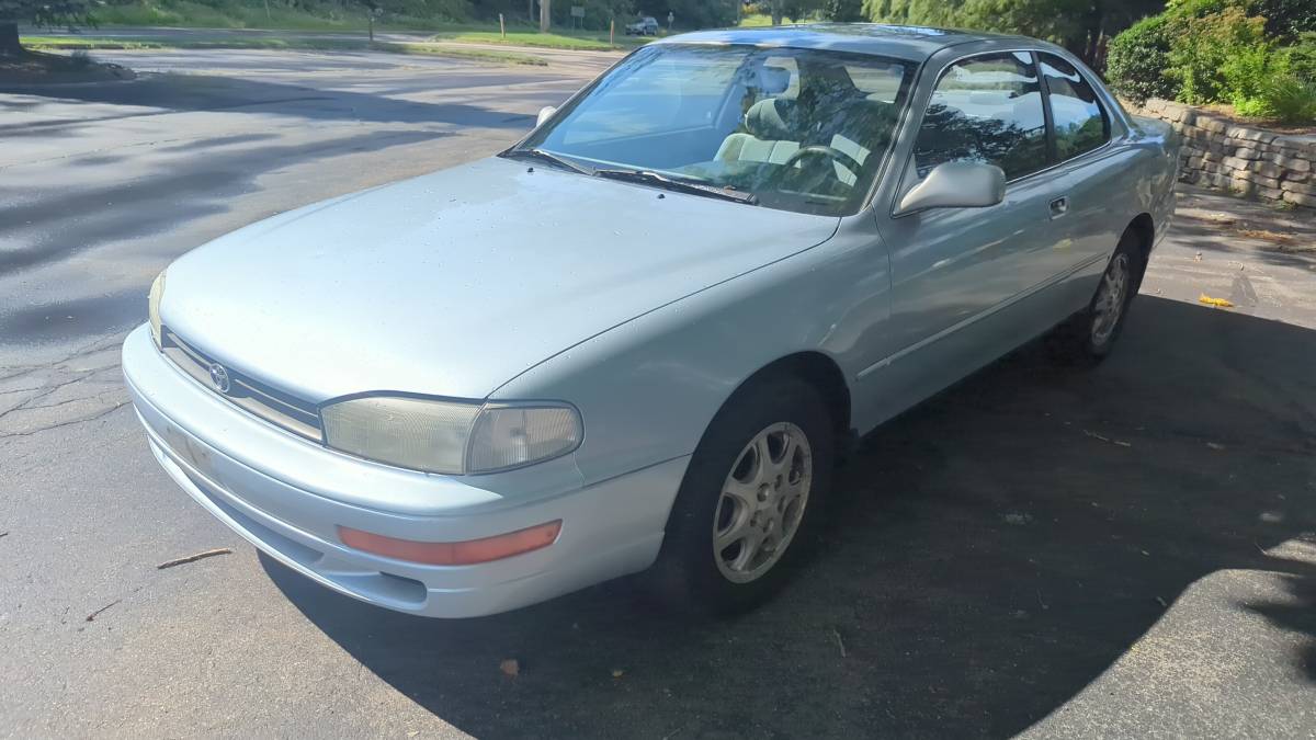 Toyota-Camry-le-v6-coupe-1994