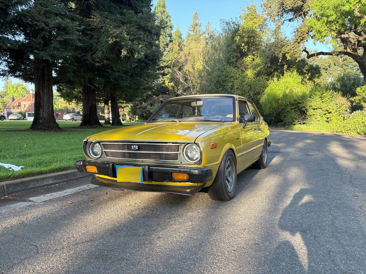 Toyota-Corolla-1977-yellow