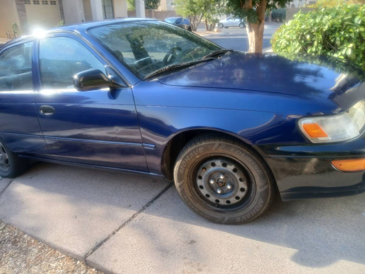 Toyota-Corolla-1996-blue