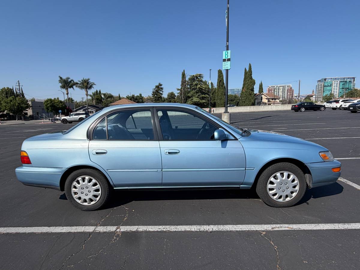 Toyota-Corolla-le-1993-Blue