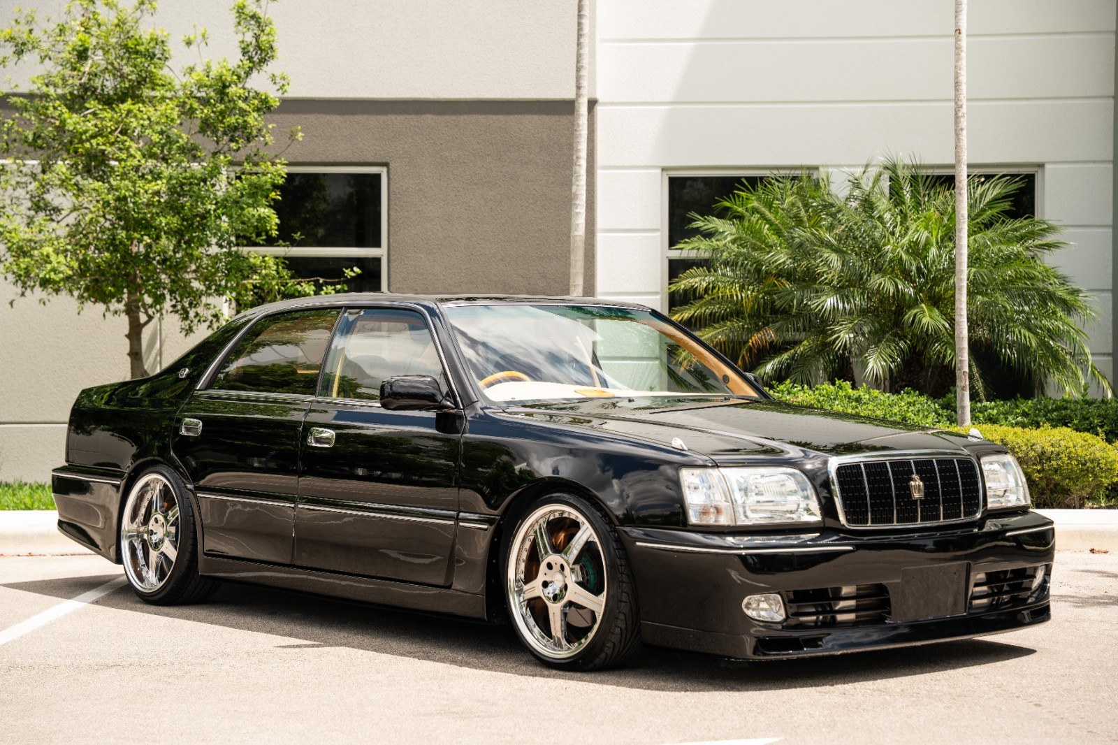 Toyota-Crown-1996-Sedan