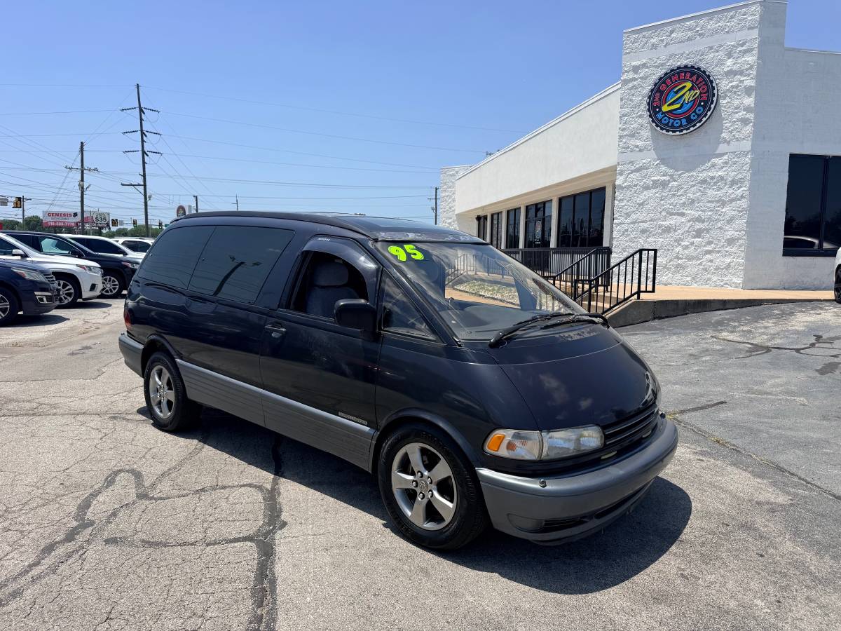 Toyota-Estima-1995-grey