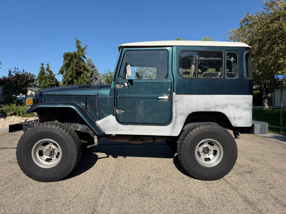 Toyota-Fj40-land-cruiser-1978-green