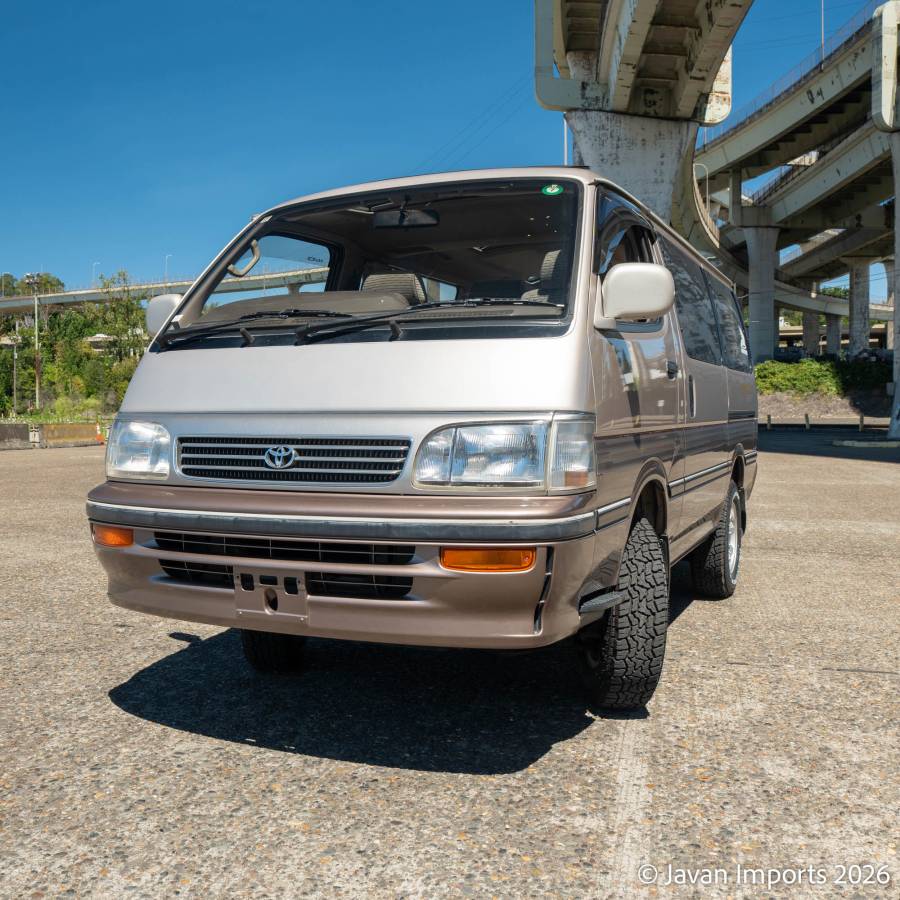 Toyota-Hiace-1993-brown