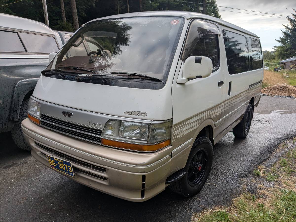 Toyota-Hiace-1993-white