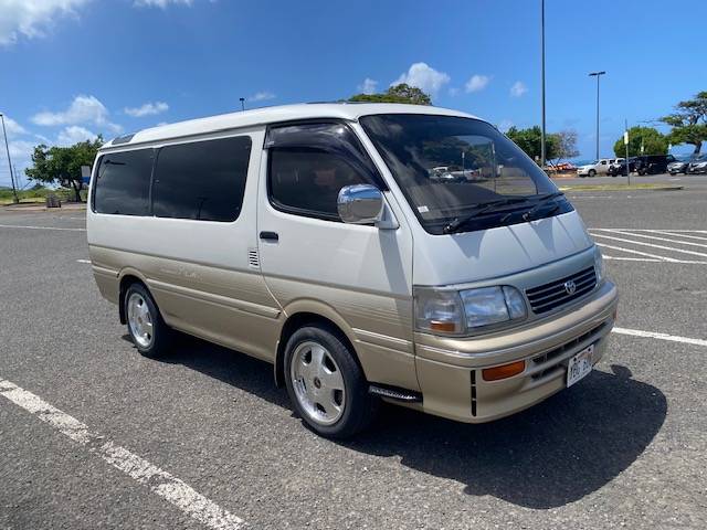 Toyota-Hiace-1995-white