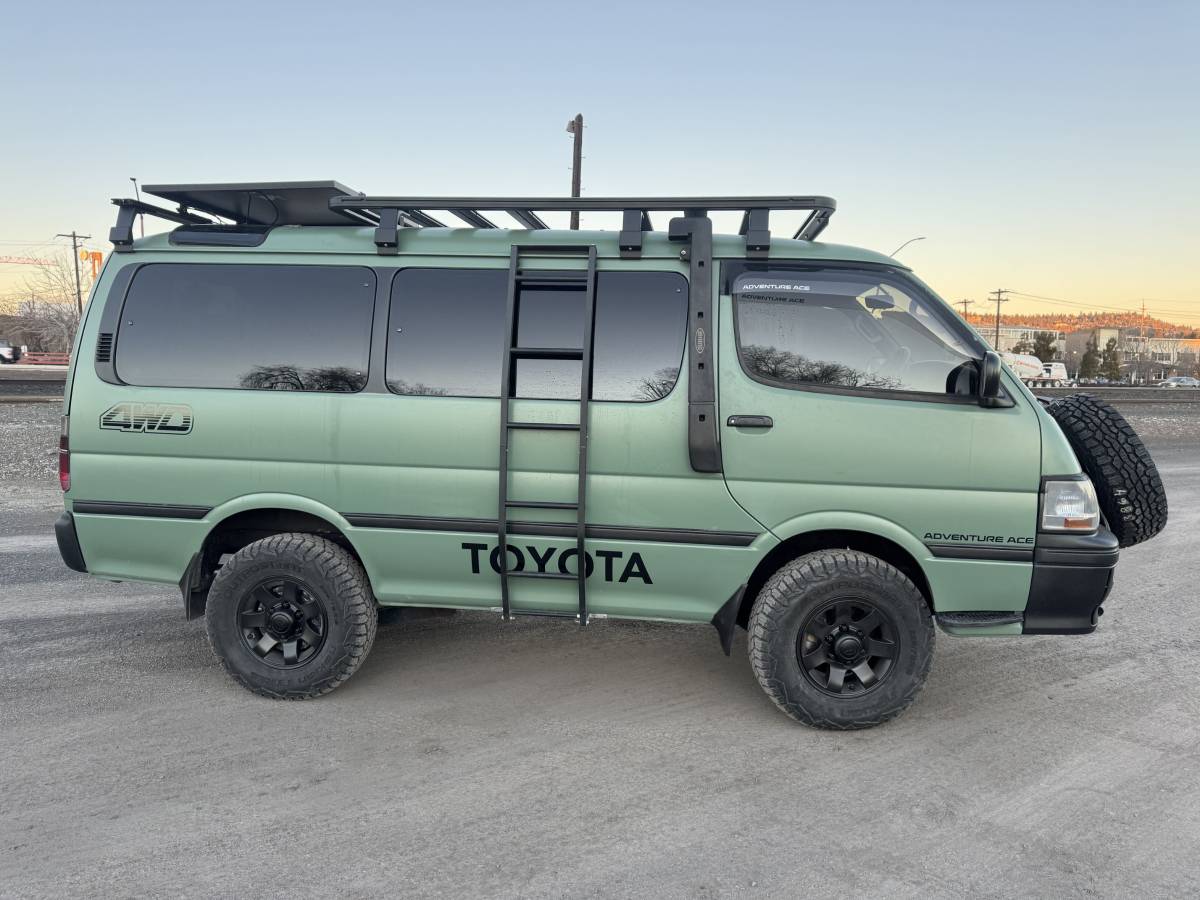 Toyota-Hiace-1995