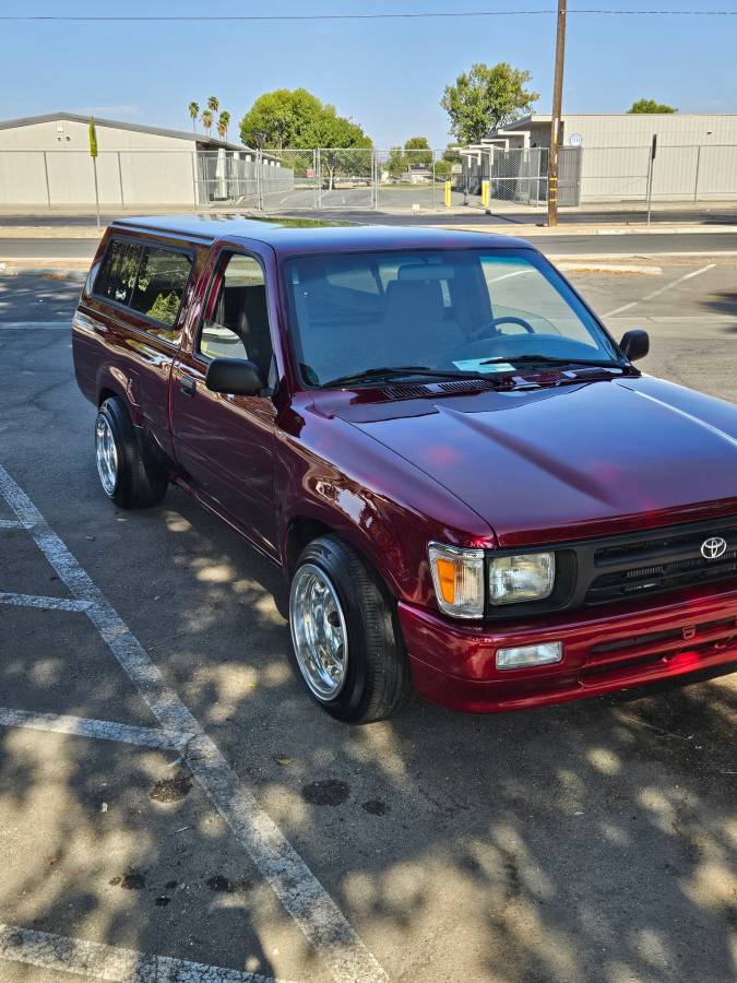 Toyota-Hilux-truck-1993