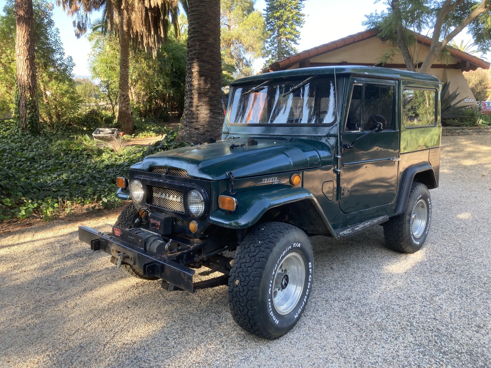 Toyota-Land-Cruiser-1969-SUV-Black