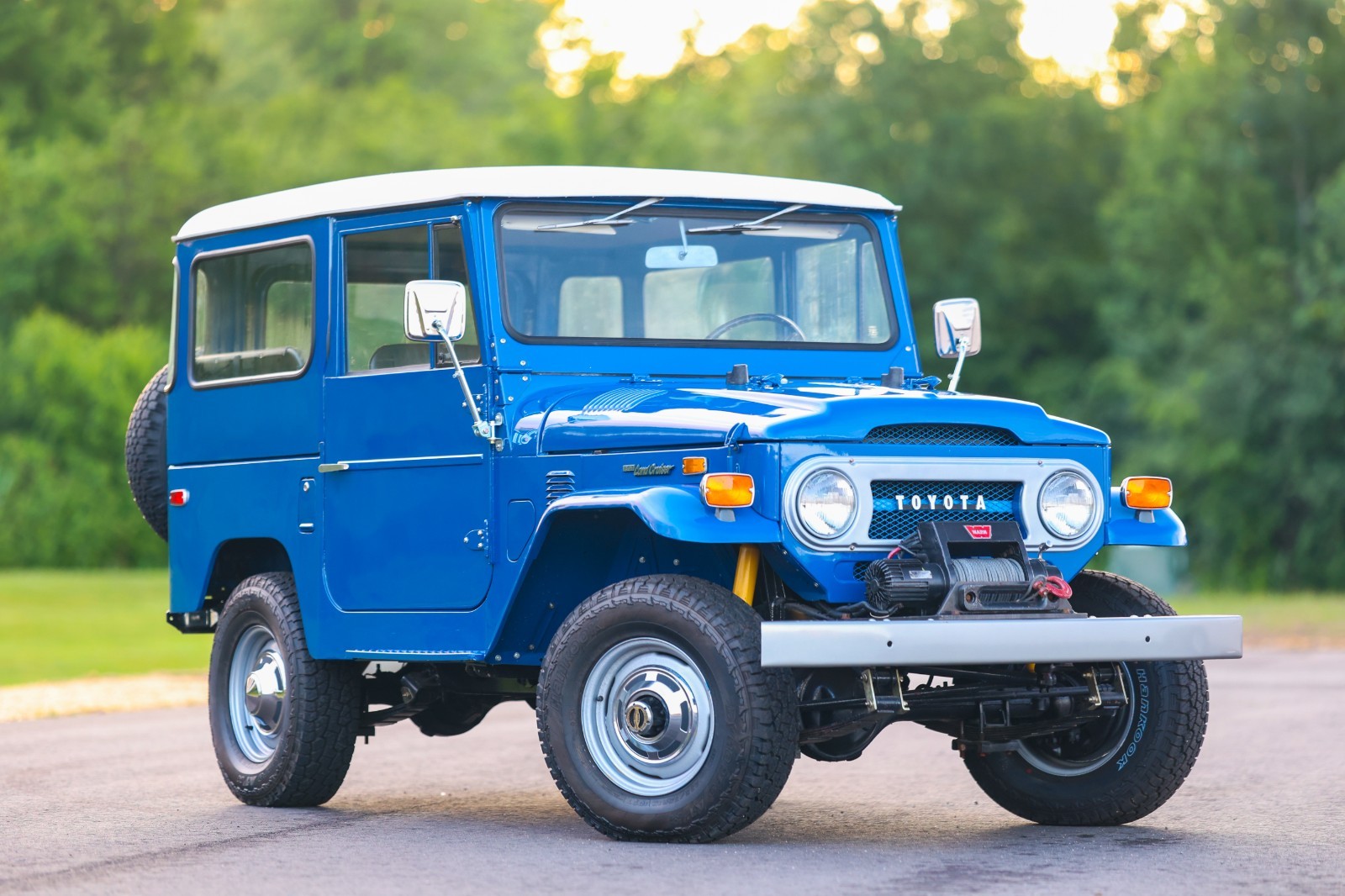Toyota-Land-Cruiser-1974-SUV-Black