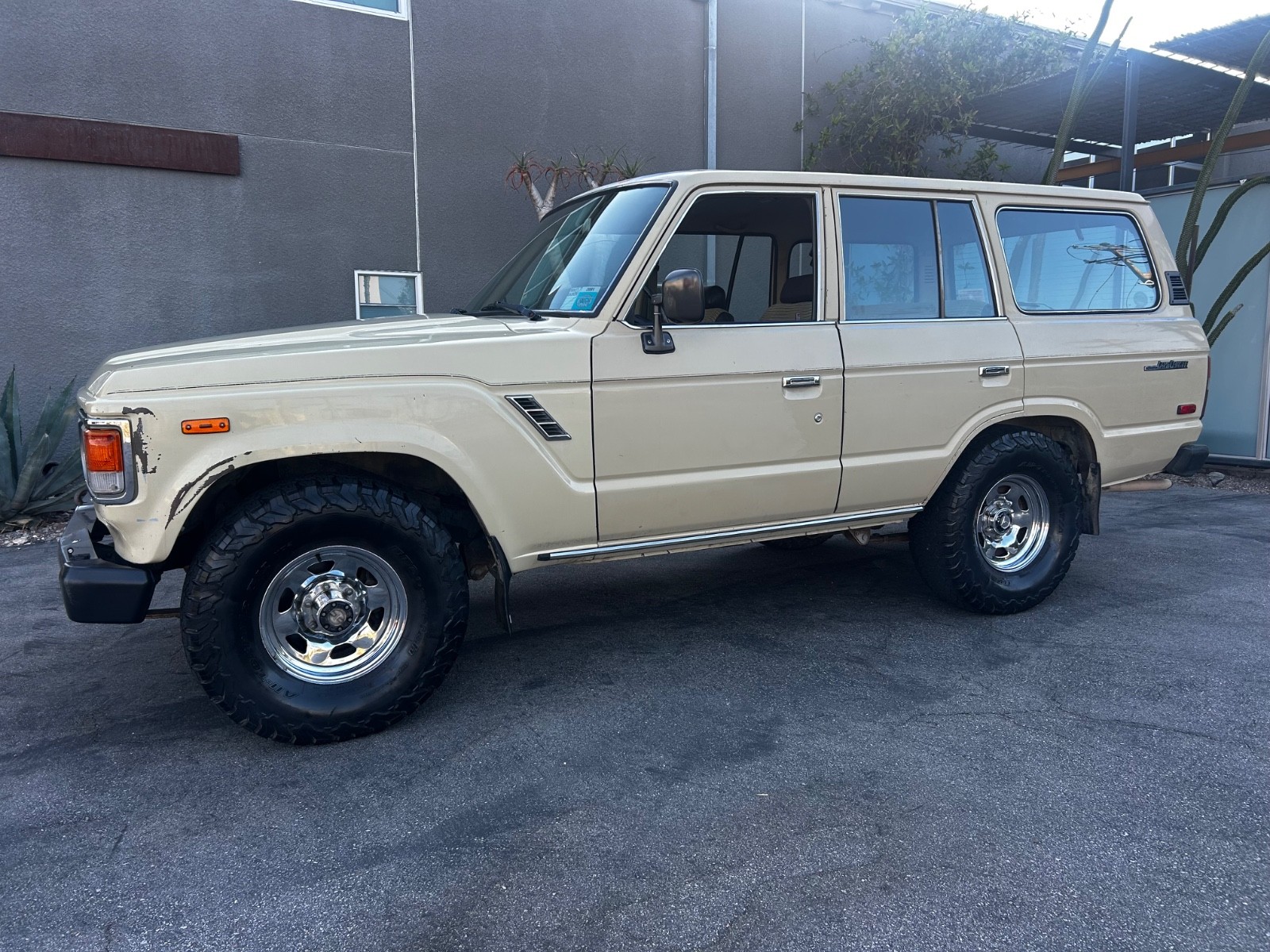 Toyota-Land-Cruiser-1983-SUV-Brown