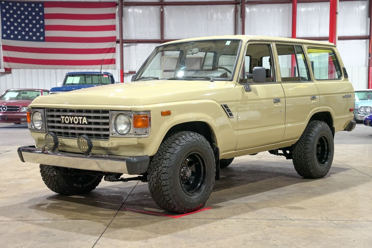 Toyota-Land-Cruiser-1983-SUV-Tan