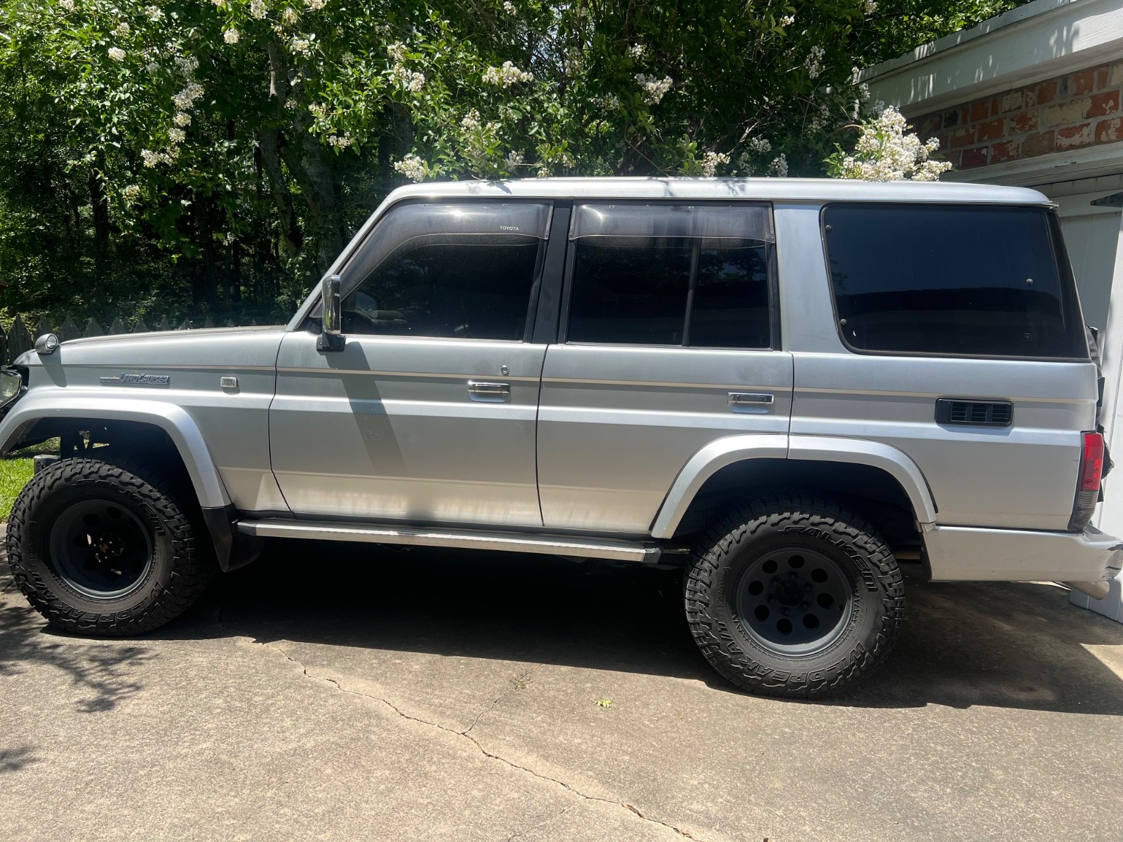 Toyota-Land-Cruiser-1993-Gray