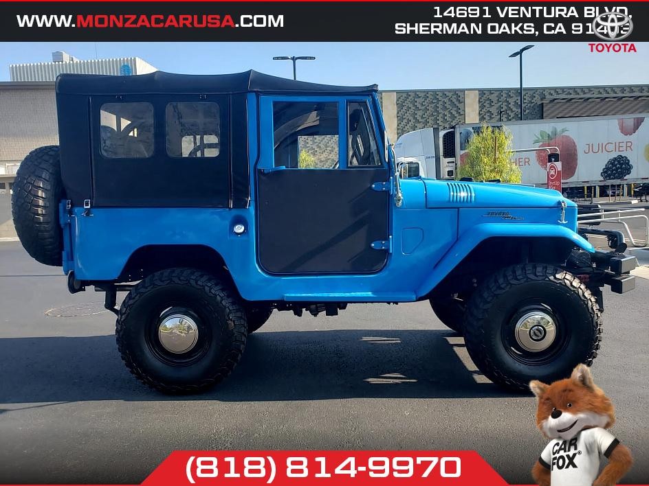 Toyota-Land-cruiser-1965-Blue-Black
