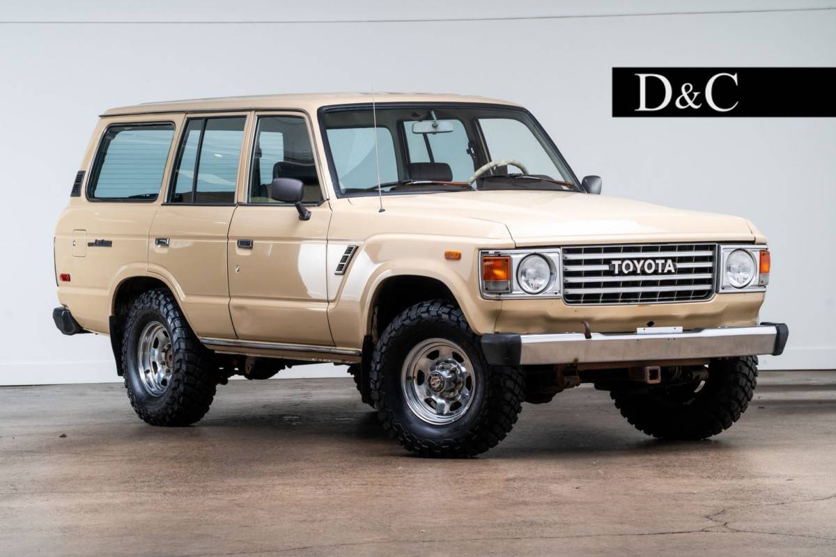 Toyota-Land-cruiser-1983-brown